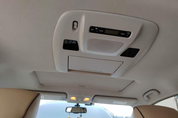 Used Nissan Quest 2015 3.5L SL Headliner