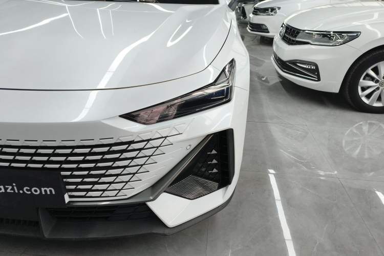 Used CHANGAN UNI-V 2023 1.5T Premium Model