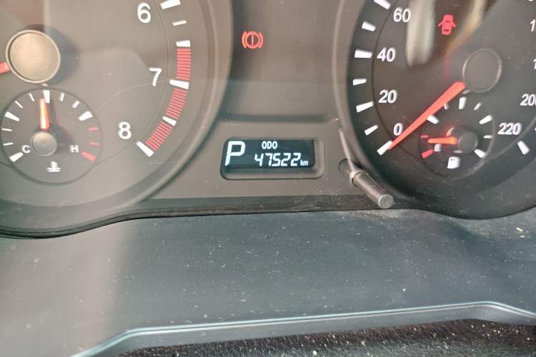 Used Haima Fumei 2015 1.5T Automatic Prestige Model Odometer Close Up