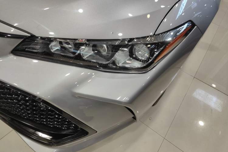 Used Toyota Avalon 2019 2.5L Touring Premium Version China VI Standard Left Front Headlight