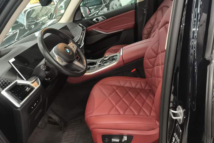 Used BMW X5 2023 xDrive 30Li Luxury M Sport Package Left Front Seat