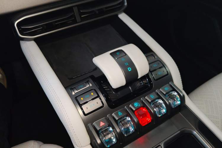 Used Formula Leopard Titanium 3 2025 501KM All-Wheel Drive Intelligent Driving Ultra Version