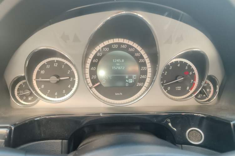 Used Mercedes-Benz E-Class 2010 E 300 L Fashion Model