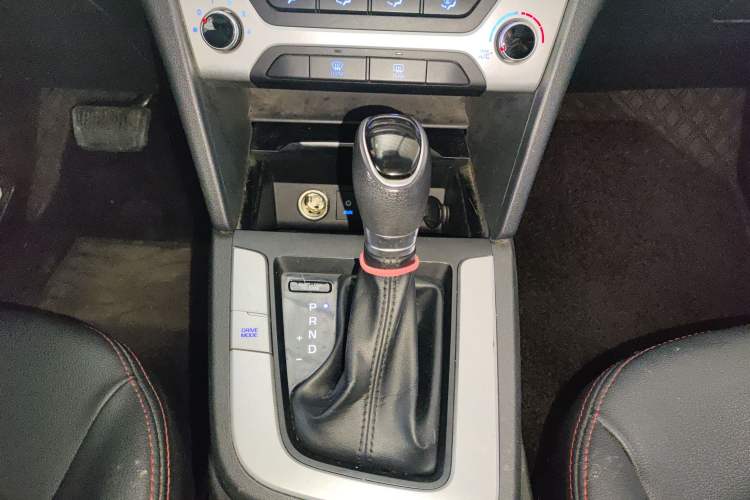 Used Hyundai Elantra (6th Generation / Lingdong) 2016 1.6L Automatic ZhiXuan – Elite Version
