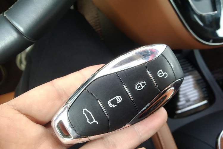 Used Hongqi HQ9 2023 2.0T Smart Connect Flagship Edition Interior 1