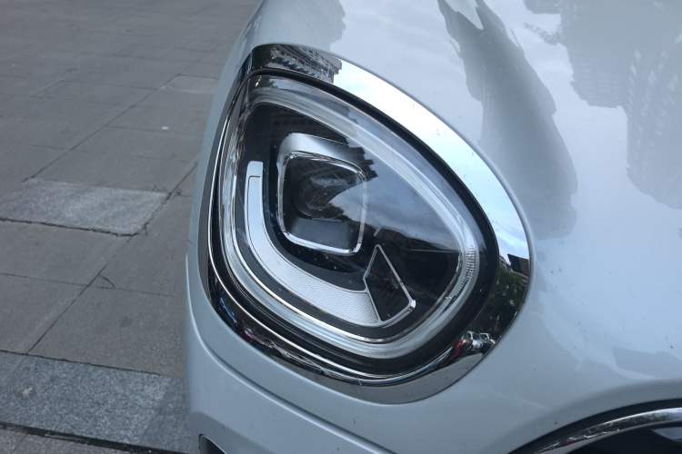 Used MINI Countryman 2022 1.5T COOPER ALL4 Connoisseur Right Front Headlight