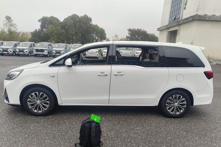 Used Buick GL8 2023 Land Executive Class Smart Enjoyment Model
