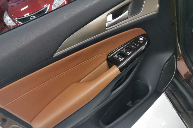 Used CHANGAN CS95 2017 2.0T Two-Wheel Drive Zhituo Edition