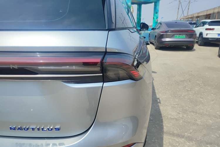 Used Lincoln Nautilus 2023 2.0T All-Wheel-Drive Zunrui Hybrid Version Exterior 3