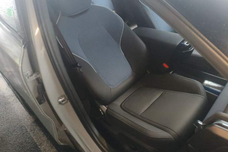 Used Volvo EX30 2025 Rear-Drive Long-Range Version Ultra