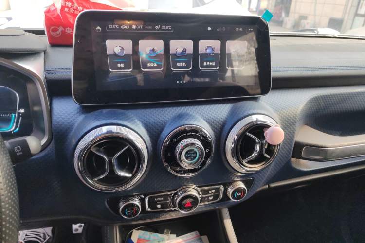 Used BAIC Off-Road BJ40 2019 2.3T Automatic Four-Wheel Drive Urban Hunter Edition Premium Model China VI Emission Standard
