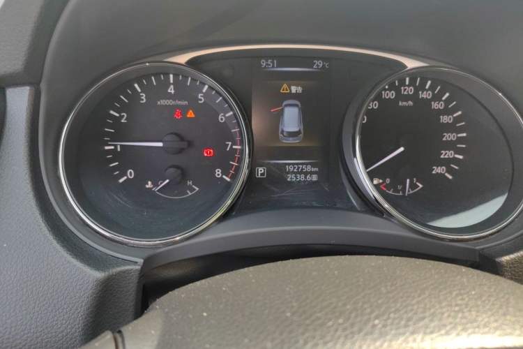 Used Nissan X-Trail 2014 2.5L CVT Leading Edition 4WD