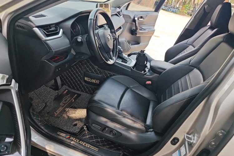 Used Toyota Wildlander 2020 2.0L CVT 4x4 Luxury Edition
