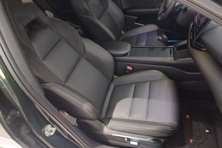 Used Lynk & Co 06 EM-P 2023 EM-P 126 Long-Range Halo