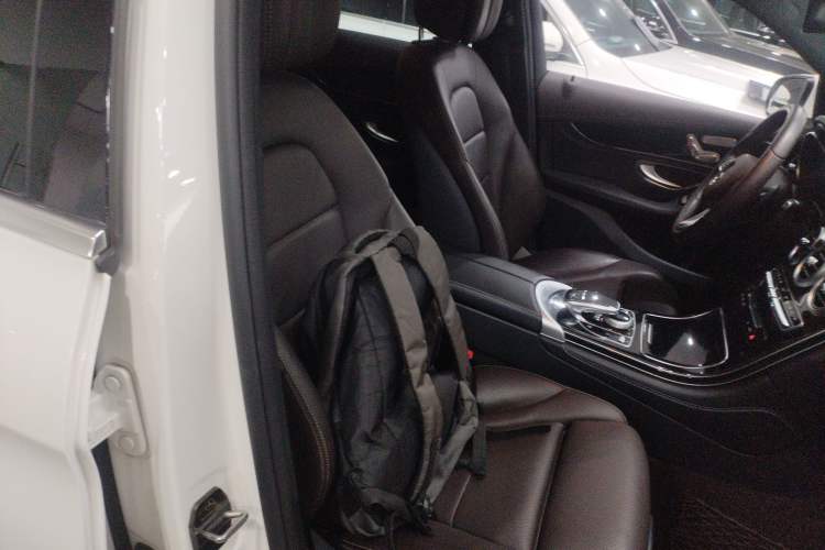 Used Mercedes-Benz GLC 2017 GLC 260 4MATIC Dynamic Edition Right Front Seat