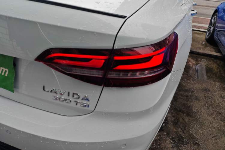 Used Volkswagen Lavida 2023 300TSI DSG Starry Full-Comfort Edition Right Rear Taillight