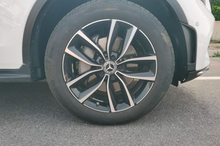 Used Mercedes-Benz GLC 2021 GLC 260 L 4MATIC Luxury Model Right Front Wheel Hub