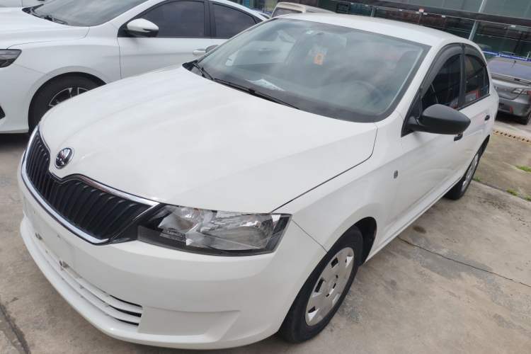 Used Skoda Rapid 2016 1.6L Manual Front-Wheel-Drive Version
