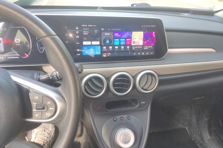 Used ORA Black Cat 2022 351 km Range Comfort Version Ternary Lithium Audio And AC Panel