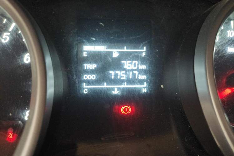 Used Wuling Hongguang 2021 1.5L S Comfort Edition LAR Odometer Close Up