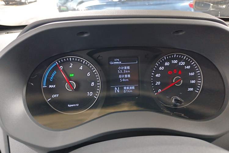 Used Wuling Yangguang 2024 300KM Comfort Version Passenger Van 75kW