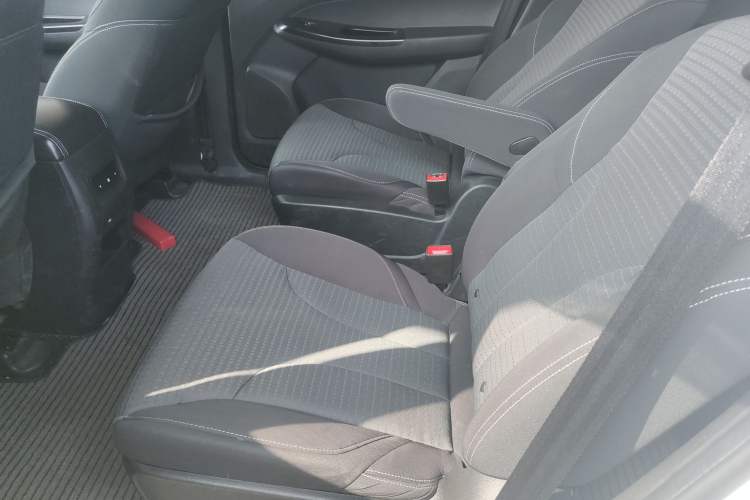 Used Baojun 730 2019 1.5T Manual Fashion Model 7-seater National V