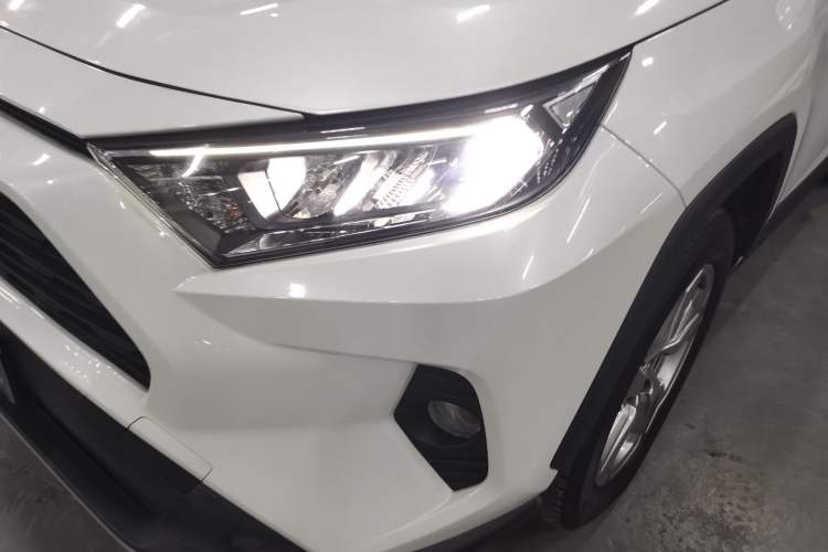 Used Toyota RAV4 2021 2.0L CVT Two-Wheel Drive Fashion Edition
