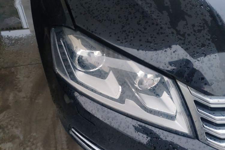 Used Volkswagen Magotan 2013 1.8TSI Luxury Model Right Front Headlight