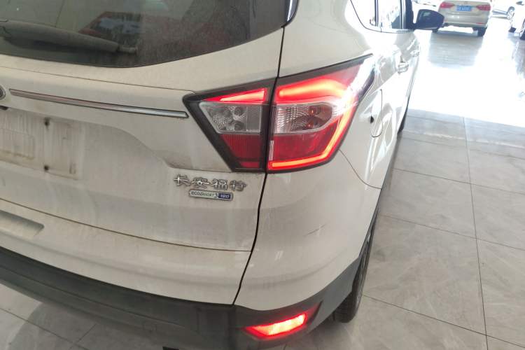 Used Ford Kuga 2019 EcoBoost 180 Two-Wheel-Drive Platinum Edition China VI Standard Right Rear Taillight