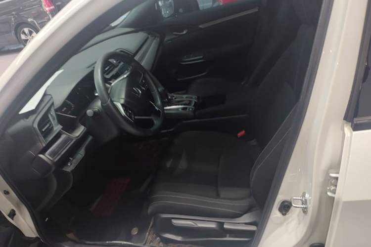 Used Honda Civic 2021 HATCHBACK 220TURBO CVT New Trendsetter