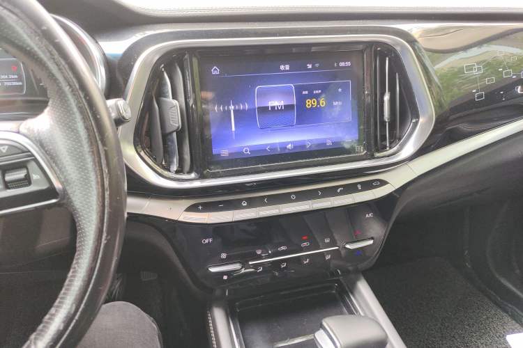 Used JETOUR X90 2019 1.5T DCT Smart Enjoyment Version 5 Seats China VI Standard Audio And AC Panel