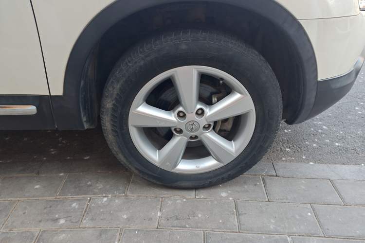 Used Nissan Qashqai 2015 2.0 XL Cool Fire MT 2WD Right Front Wheel Hub