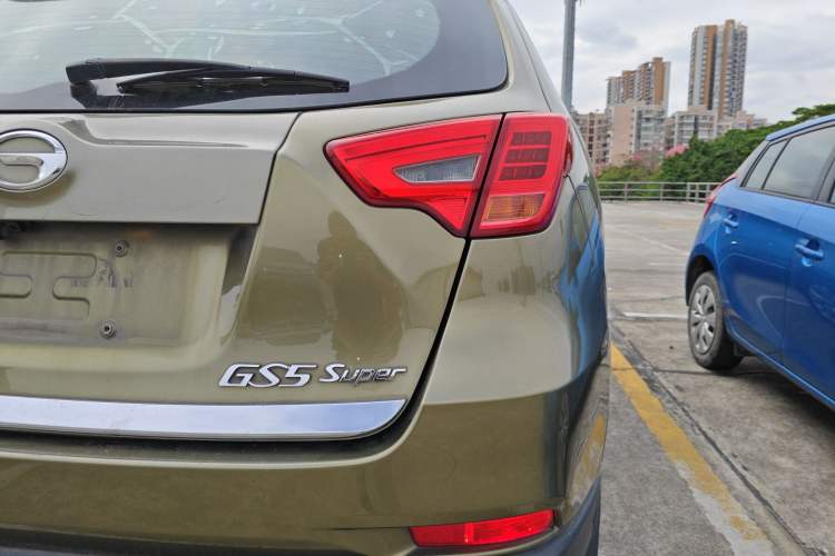 Used GAC Trumpchi GS5 Super 2015 2.0L Automatic Two-Wheel Drive Elite Edition Right Rear Taillight