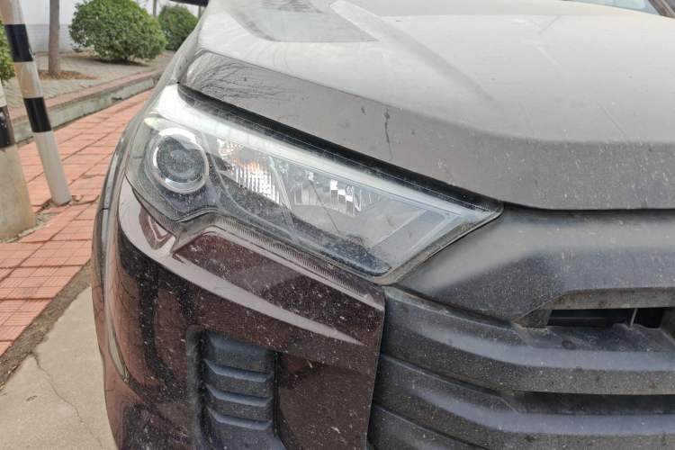 Used JMC Baodian 2023 2.5T Diesel Two-Wheel Drive Comfort Edition Standard Wheelbase JX4D25A6L Right Front Headlight