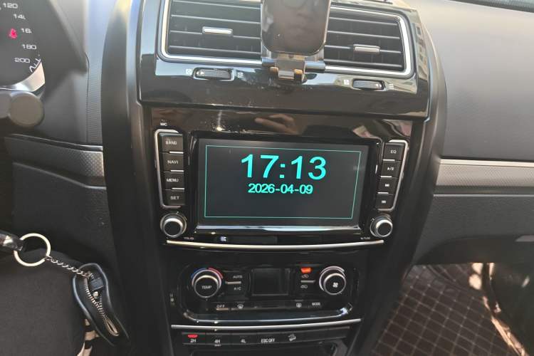 Used Haval H5 Classic 2016 Classic Edition 2.0T Manual 4x4 Elite Model Audio And AC Panel