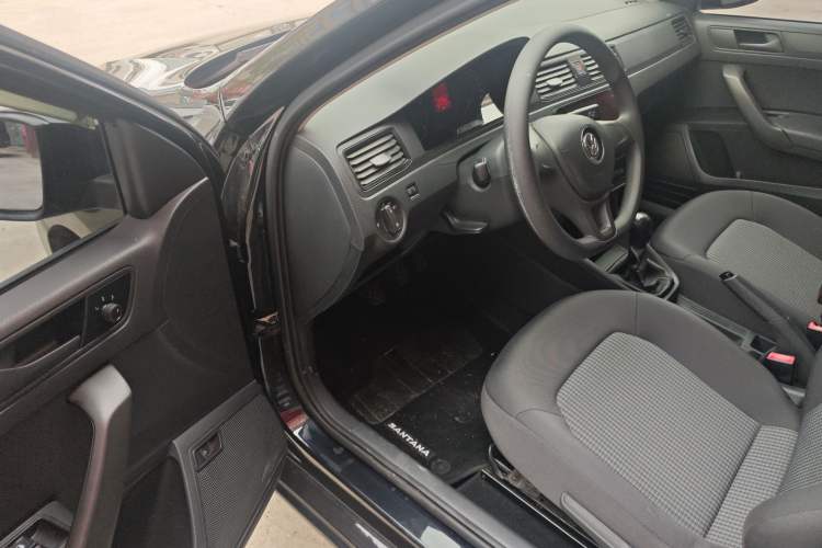 Used Volkswagen Santana 2016 1.4L Manual Fashion Edition Driver Seat