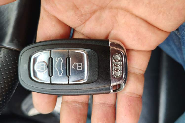 Used Audi Q5 2010 3.2 FSI Sport Edition Vehicle Key