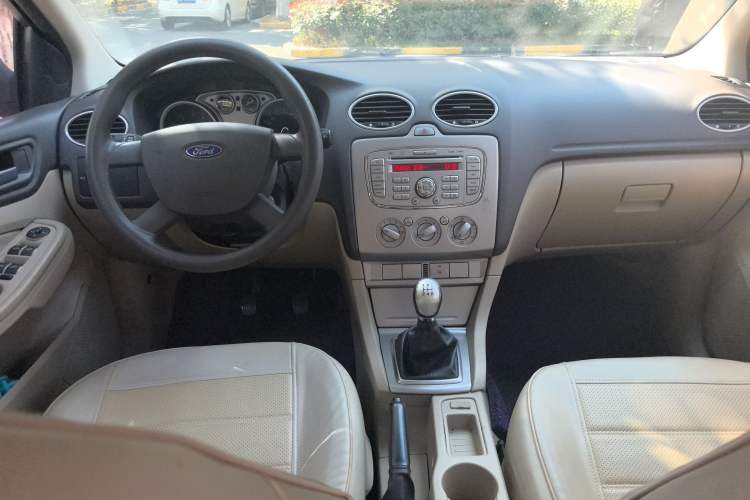 Used Ford Focus 2013 Sedan Classic 1.8L Manual Base Model
