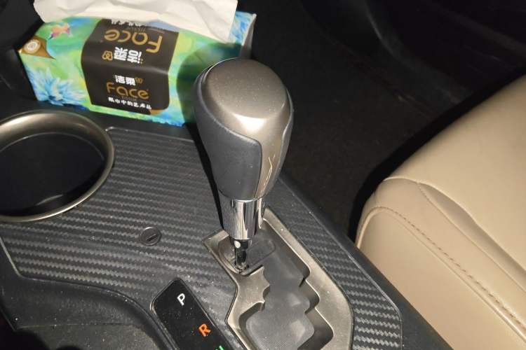 Used Toyota RAV4 2013 2.5L Automatic 4x4 Elite Edition Gear Lever