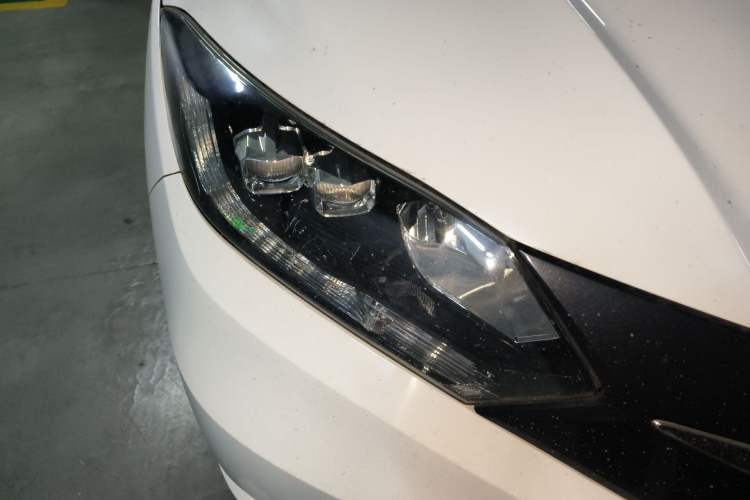 Used Honda Vezel 2017 1.8L CVT Front-Wheel Drive Pioneer Edition Right Front Headlight