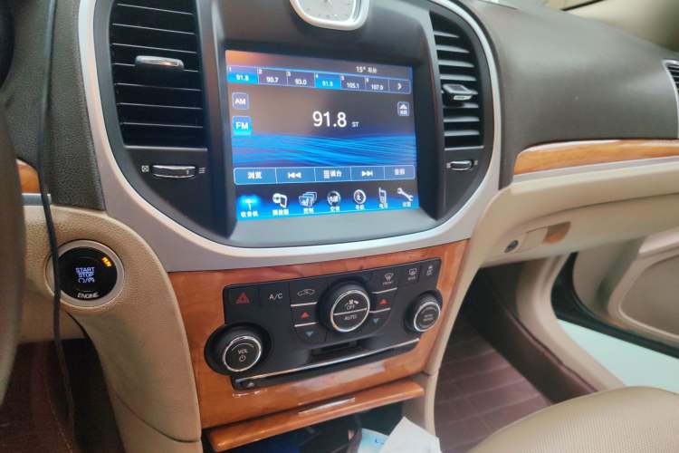 Used Chrysler 300C 2013 3.6L Luxury Edition Audio And AC Panel