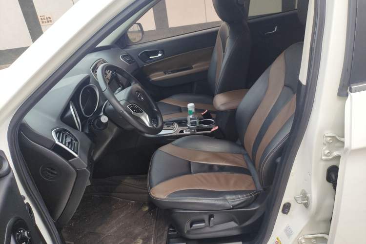 Used GAC Trumpchi GS5 Super 2015 2.0L Automatic Two-Wheel Drive Luxury Navigation Edition