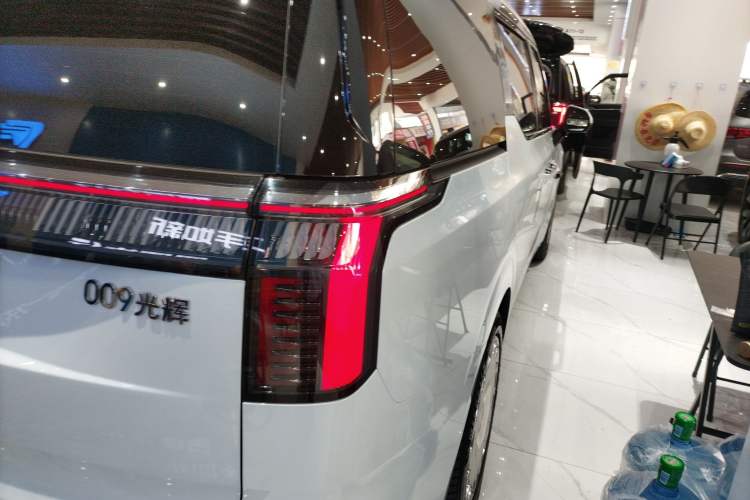 Used Zeekr 009 2024 GAC Trumpchi
