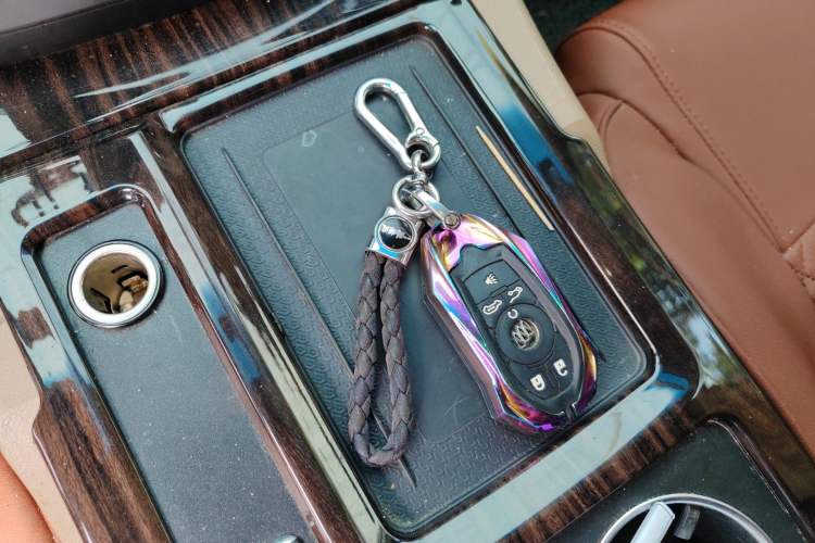 Used Buick GL8 2018 ES 28T Luxury Model China VI Standard Vehicle Key