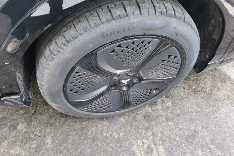 Used VOYAH COURAGE 2024 Four-Wheel Drive Global Edition Left Front Wheel Hub