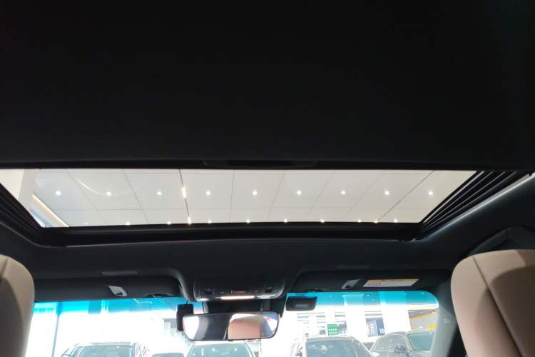 Used Lexus ES 2022 300h Deluxe Edition
