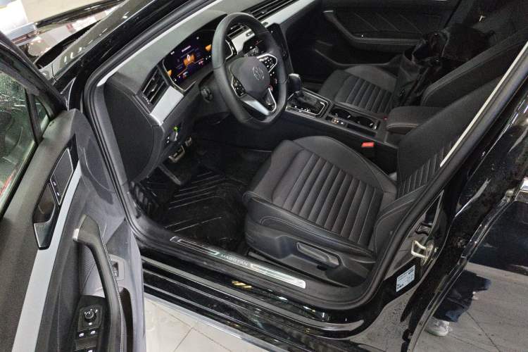 Used Volkswagen Magotan 2025 Zhongxiang Version 280TSI DSG Comfort Edition
