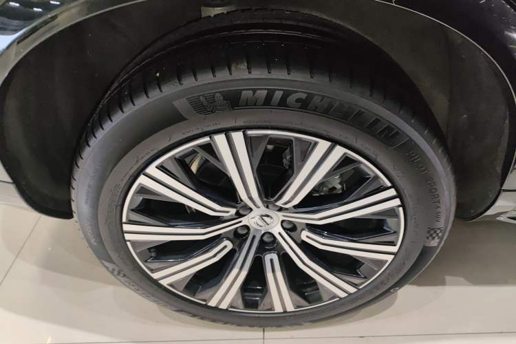 Used Volvo XC90 2024 B5 SmartDrive Luxury Edition 5 Seats
