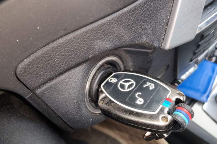 Used Mercedes-Benz C-Class 2011 C 200 Fashion Travel Edition