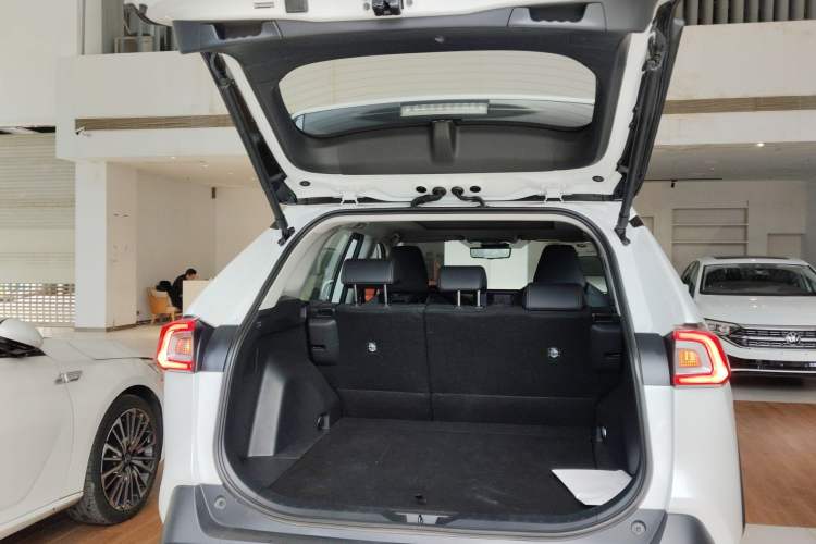 Used Toyota Wildlander 2023 Dual-Motor 2.5L E-CVT Four-Wheel Drive Prestige Edition Trunk